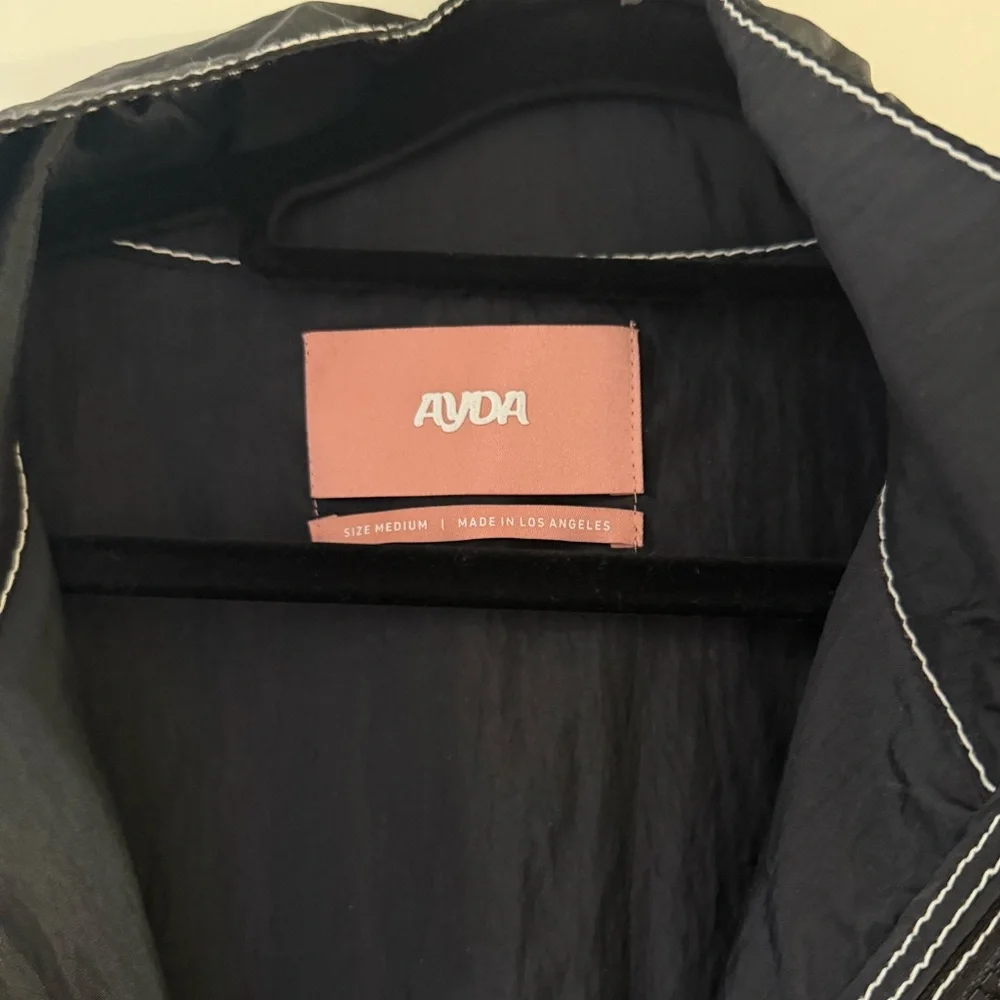 AYDA Chic Black Windbreaker - Picture 6 of 7